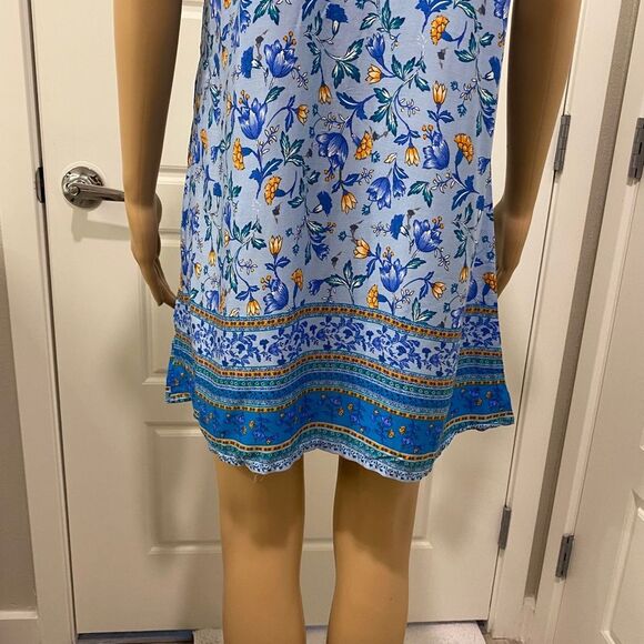 Women's Button Down Floral Dress. Blue. Small. Lightweight. Comfy. ResortWear. - Picture 6 of 15